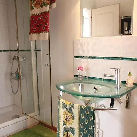 Дом отдыха Cozy Home In Reillanne With Wifi Reillanne